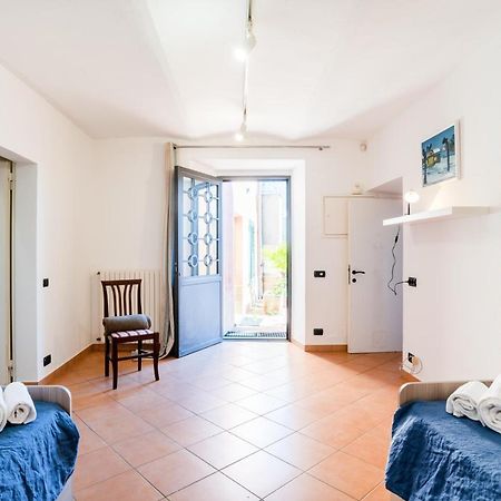 Limonta Lake View Apartment With Private Parking Exterior photo