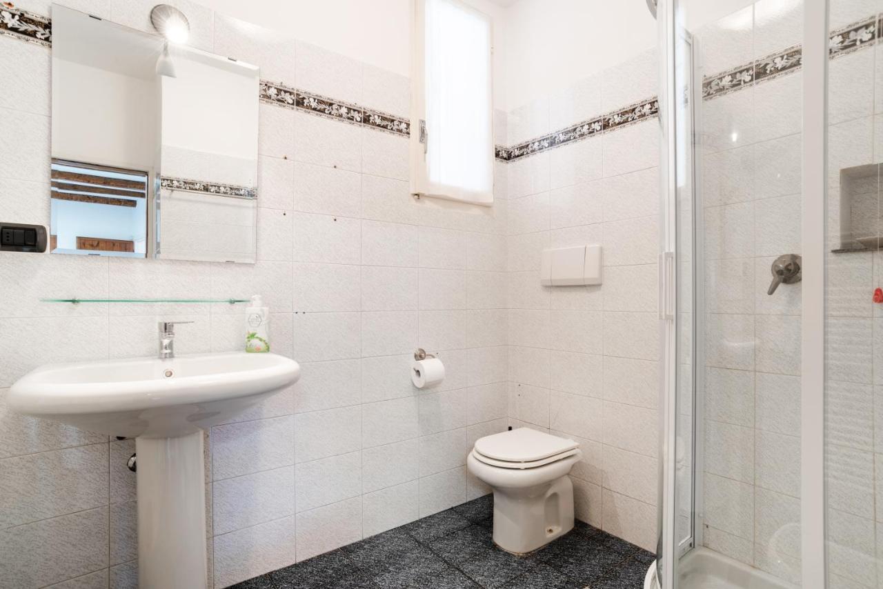 Limonta Lake View Apartment With Private Parking Exterior photo