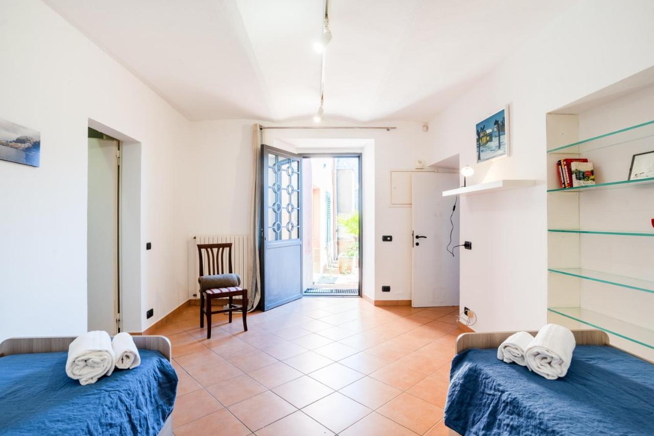 Limonta Lake View Apartment With Private Parking Exterior photo