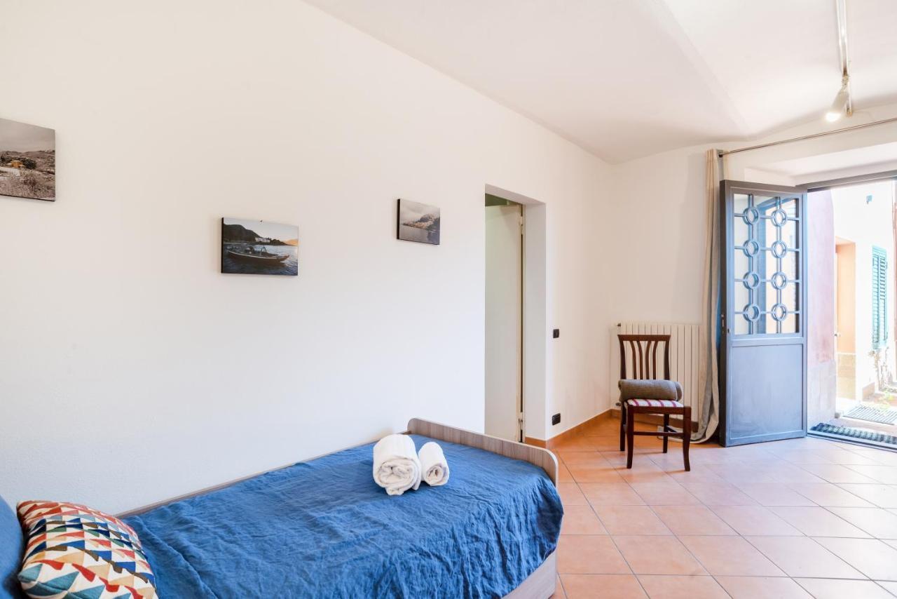Limonta Lake View Apartment With Private Parking Exterior photo